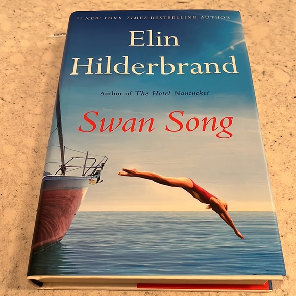 28 Summers, The Five-star weekend, and swan song by Elin Hilderbrand. - Picture 4 of 5